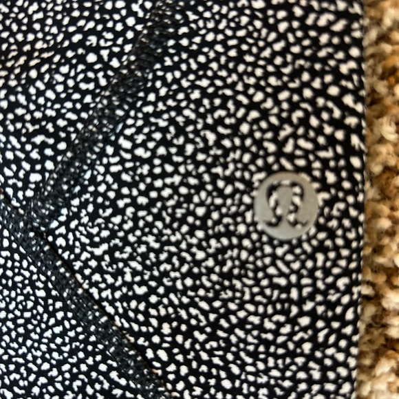 Lululemon Tight Stuff Tight II 25” Reflective Scallop Alpine White/Black Sz 4 - Picture 5 of 15